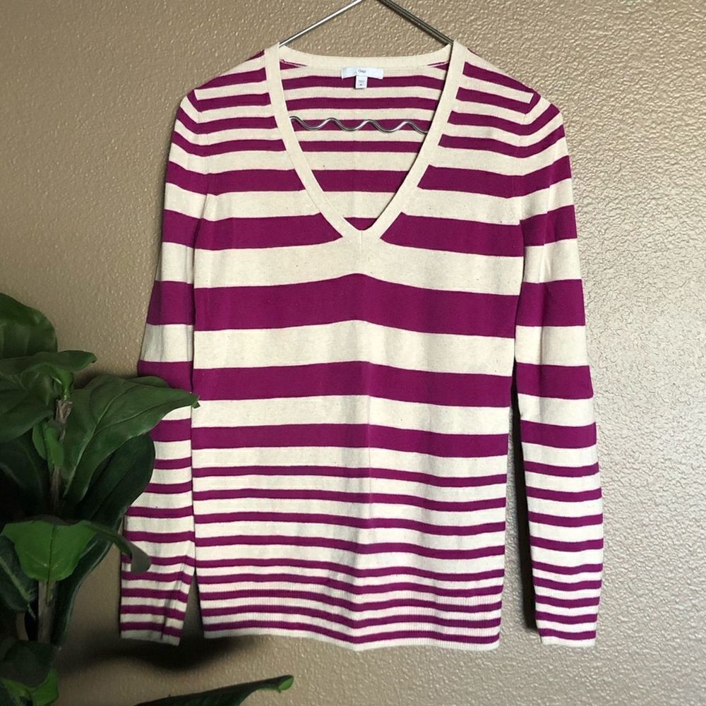 GAP Purple Striped V-neck Sweater MEDIUM